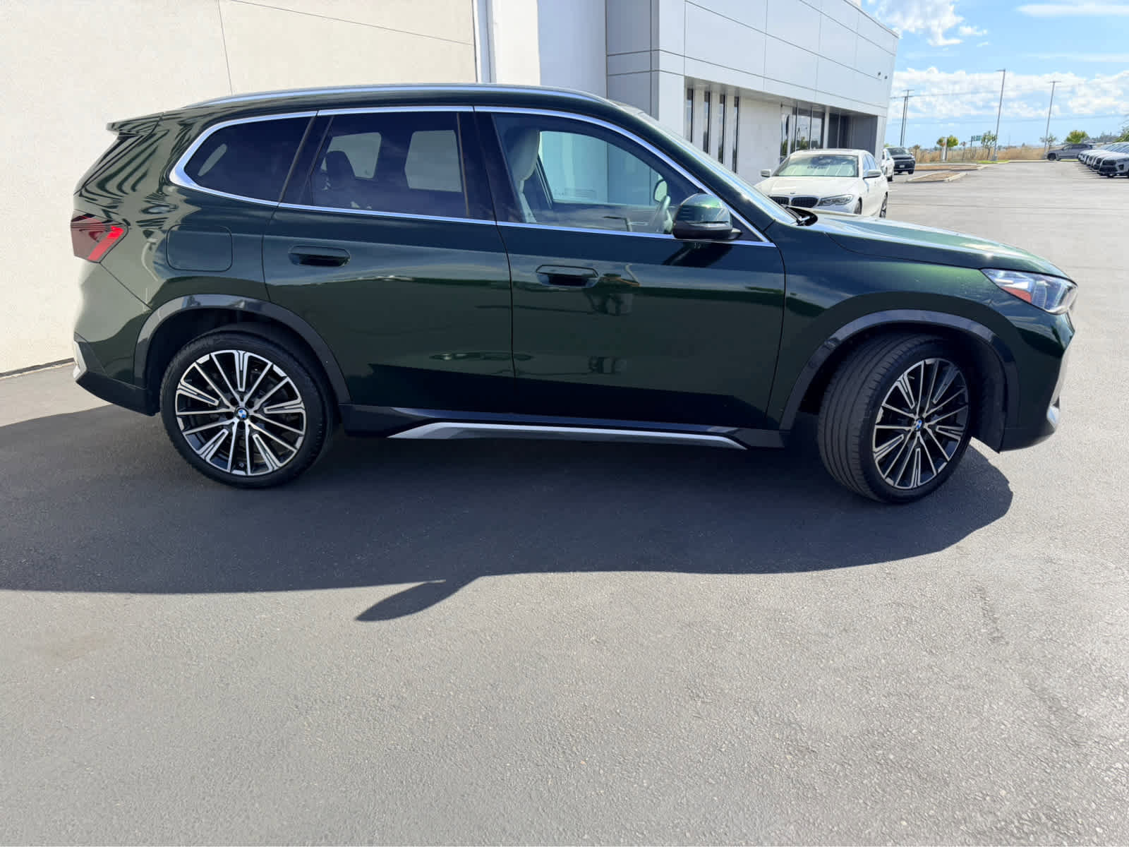 Used 2025 BMW X1 xDrive28i w/ Premium Package image 6