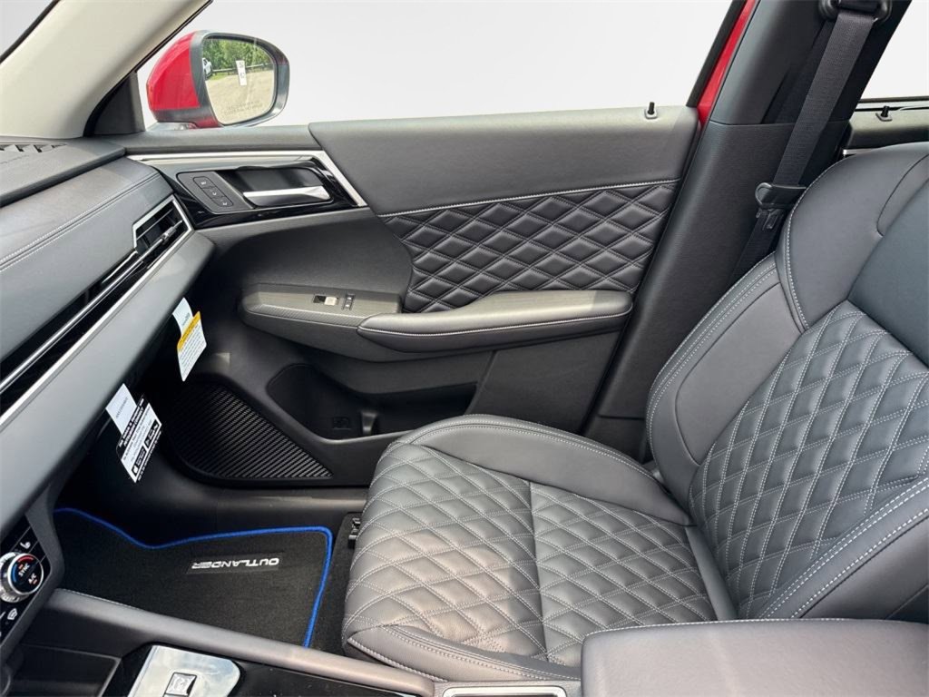 New 2025 Mitsubishi Outlander SEL image 33