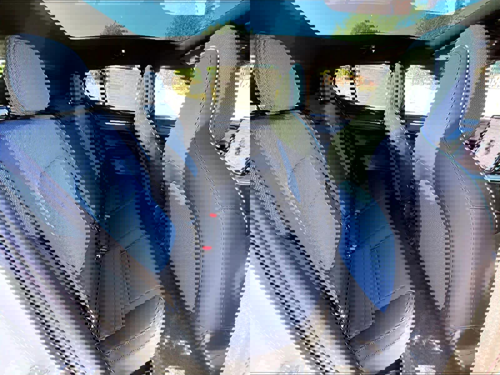 New 2026 Volvo EX30 Plus w/ Protection Package Premier image 27