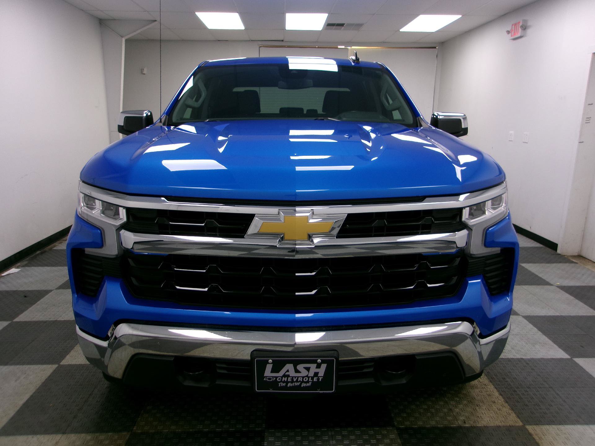 Used 2025 Chevrolet Silverado 1500 LT AWD/4WD image 16