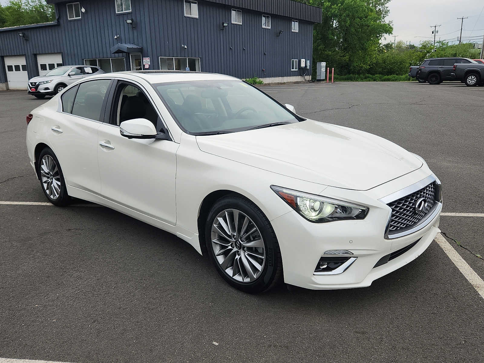 Used 2023 INFINITI Q50 Luxe w/ Cargo Package AWD/4WD image 3