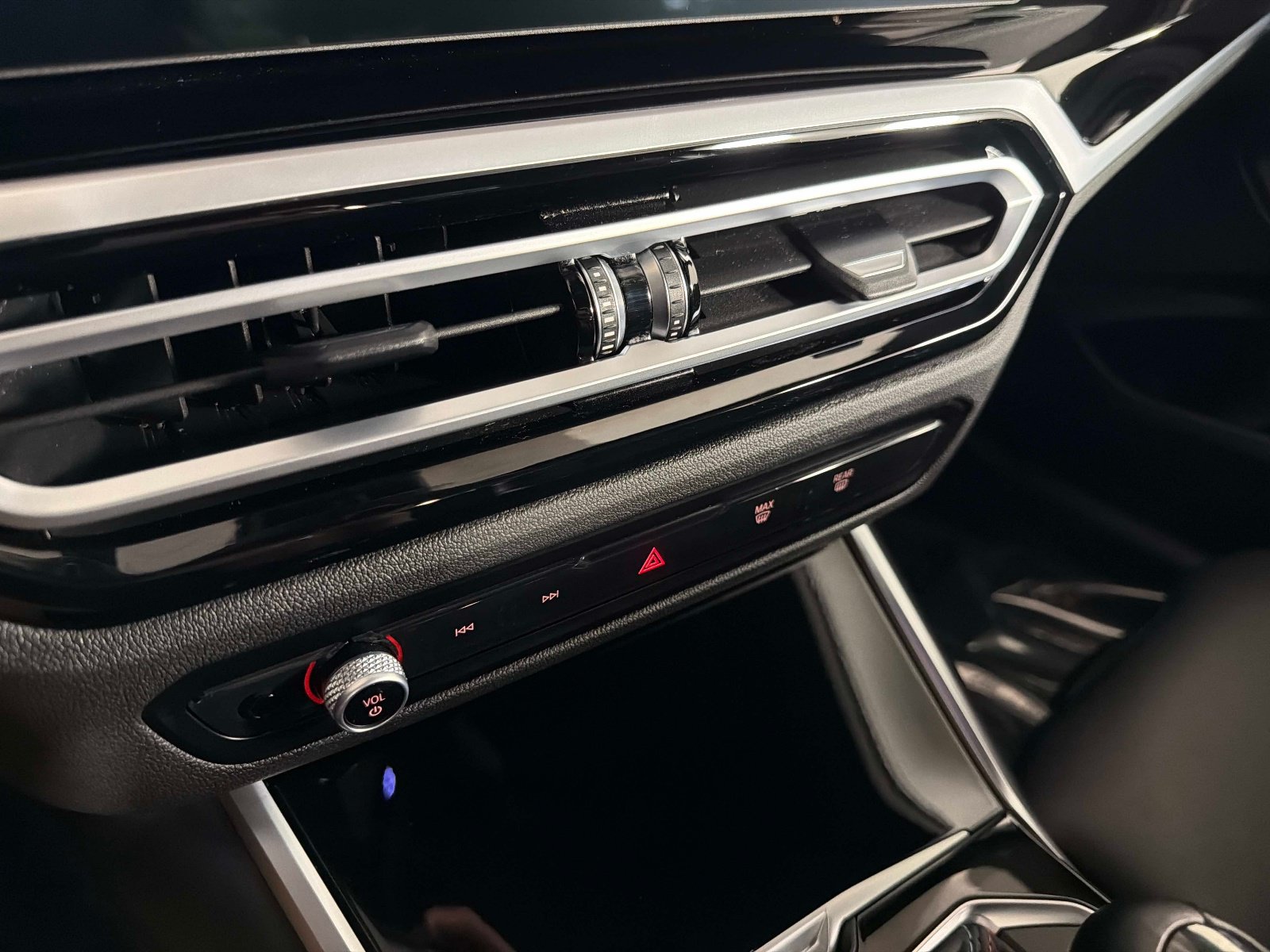 Used 2023 BMW M2 w/ Lighting Package RWD image 33