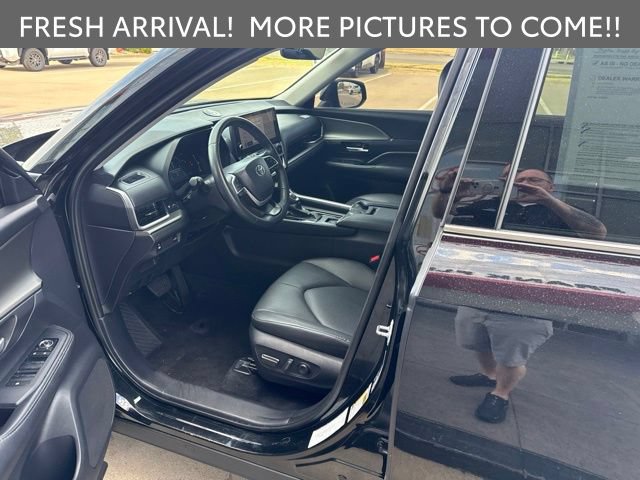 Used 2025 Toyota Grand Highlander AWD image 9