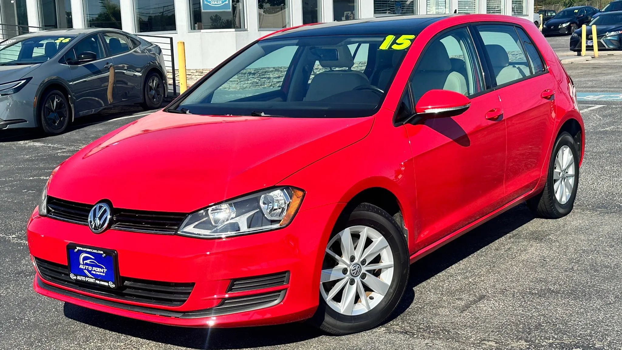 Used 2015 Volkswagen Golf S FWD image 1