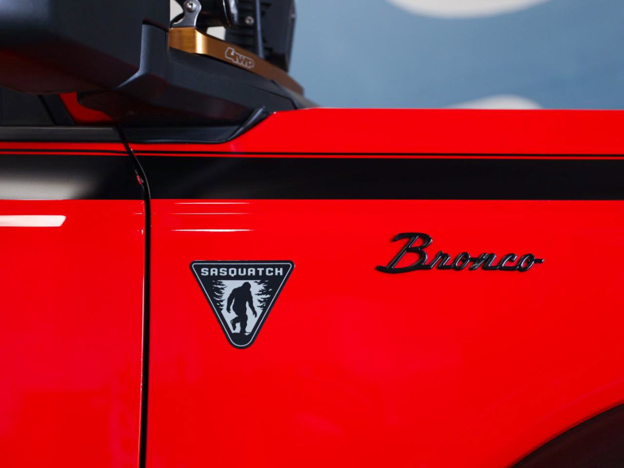 Used 2022 Ford Bronco 2-Door w/ Sasquatch Package AWD/4WD image 4