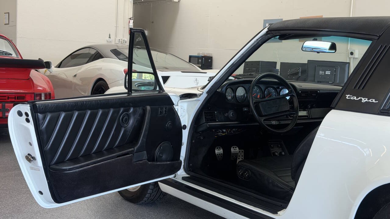 Used 1987 Porsche 911 Carrera RWD image 13