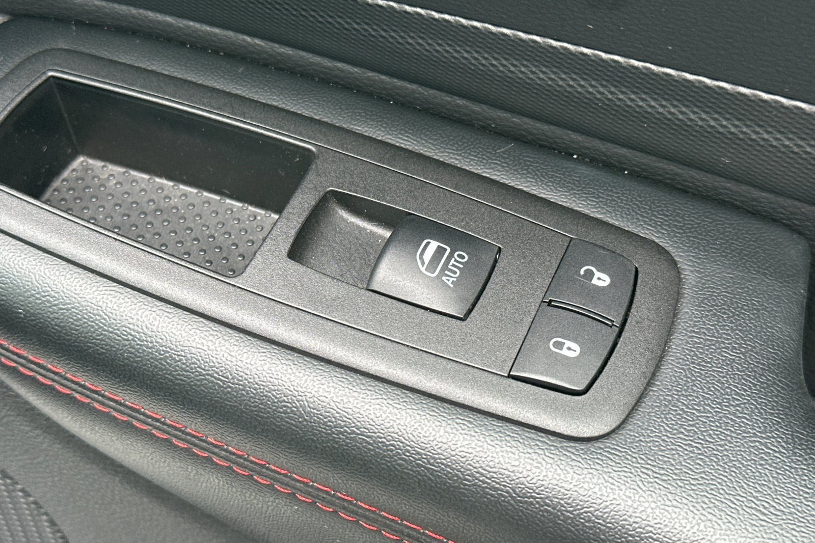 Used 2025 Dodge Durango GT RWD image 21