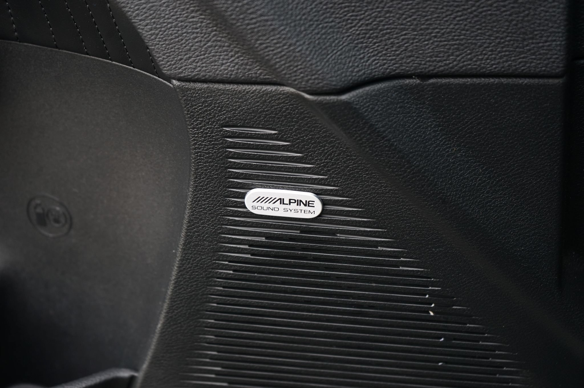 Used 2016 Dodge Challenger R/T Plus RWD image 28