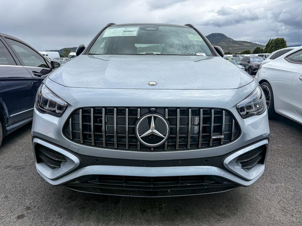 New 2026 Mercedes-Benz GLA 35 AMG 4MATIC image 4