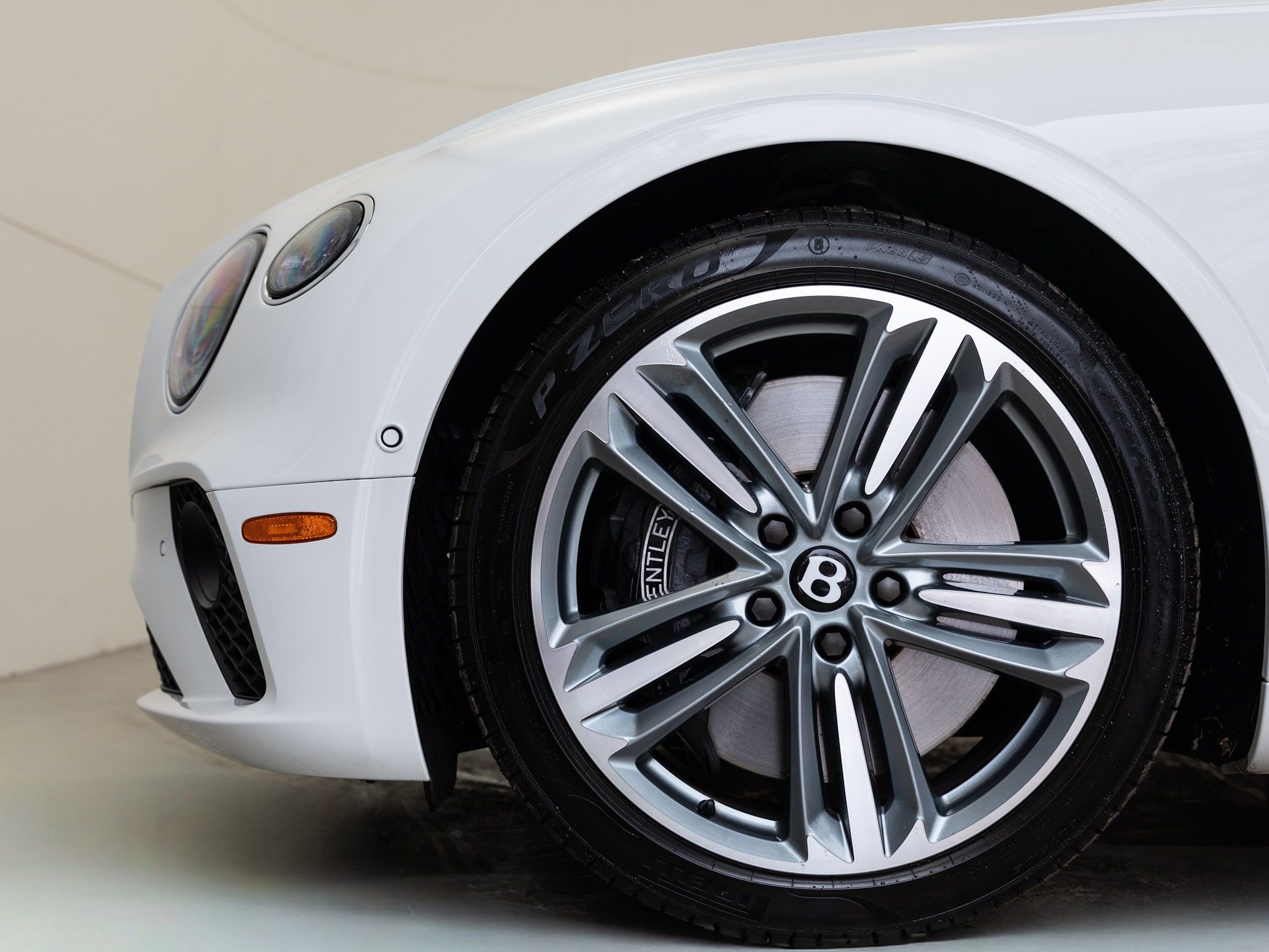 Used 2024 Bentley Continental GT image 8