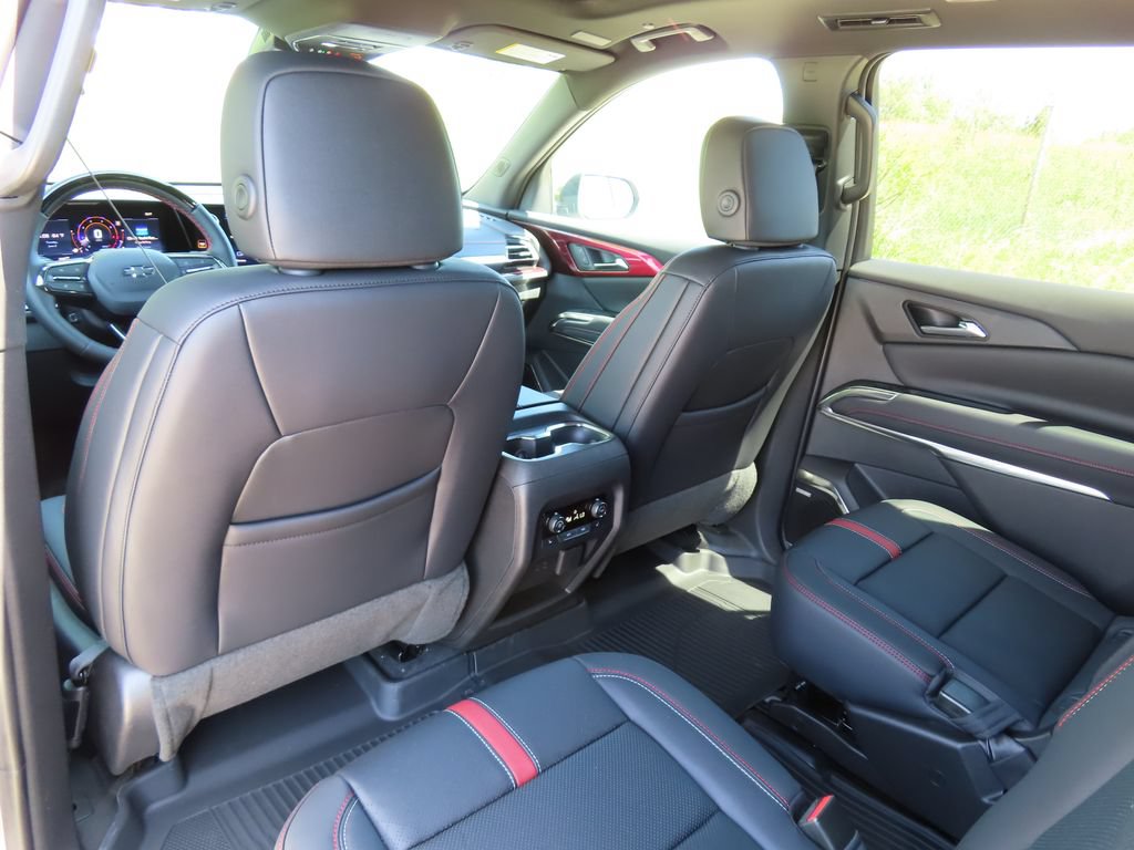 New 2026 Chevrolet Traverse RS w/ LPO, Floor Liner Package AWD/4WD image 25