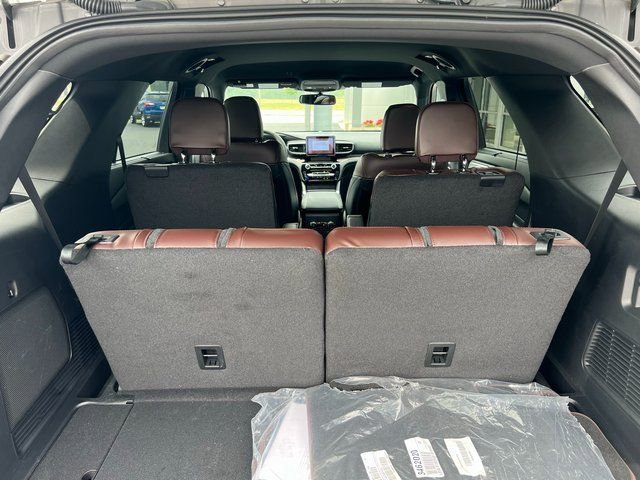 Used 2023 Ford Explorer Platinum w/ Equipment Group 601A image 14