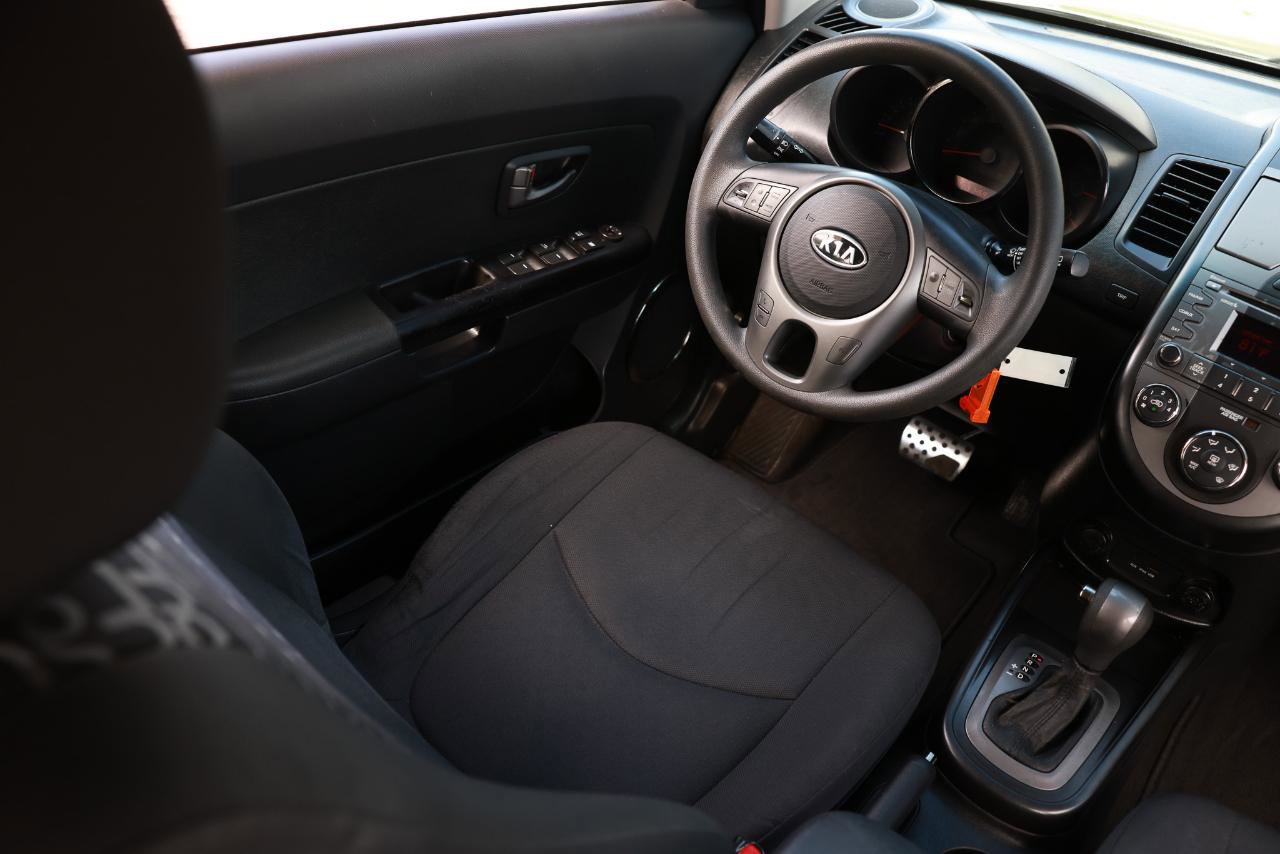 Used 2011 Kia Soul + FWD image 20