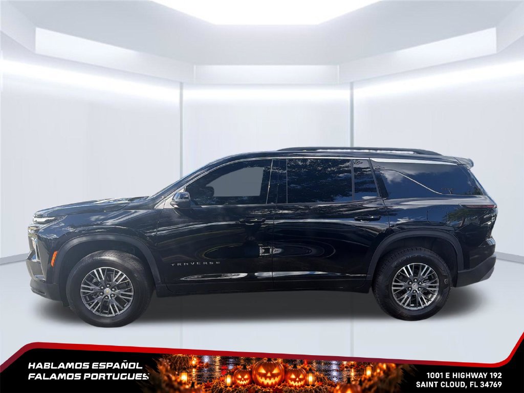 Used 2025 Chevrolet Traverse LT AWD/4WD image 2