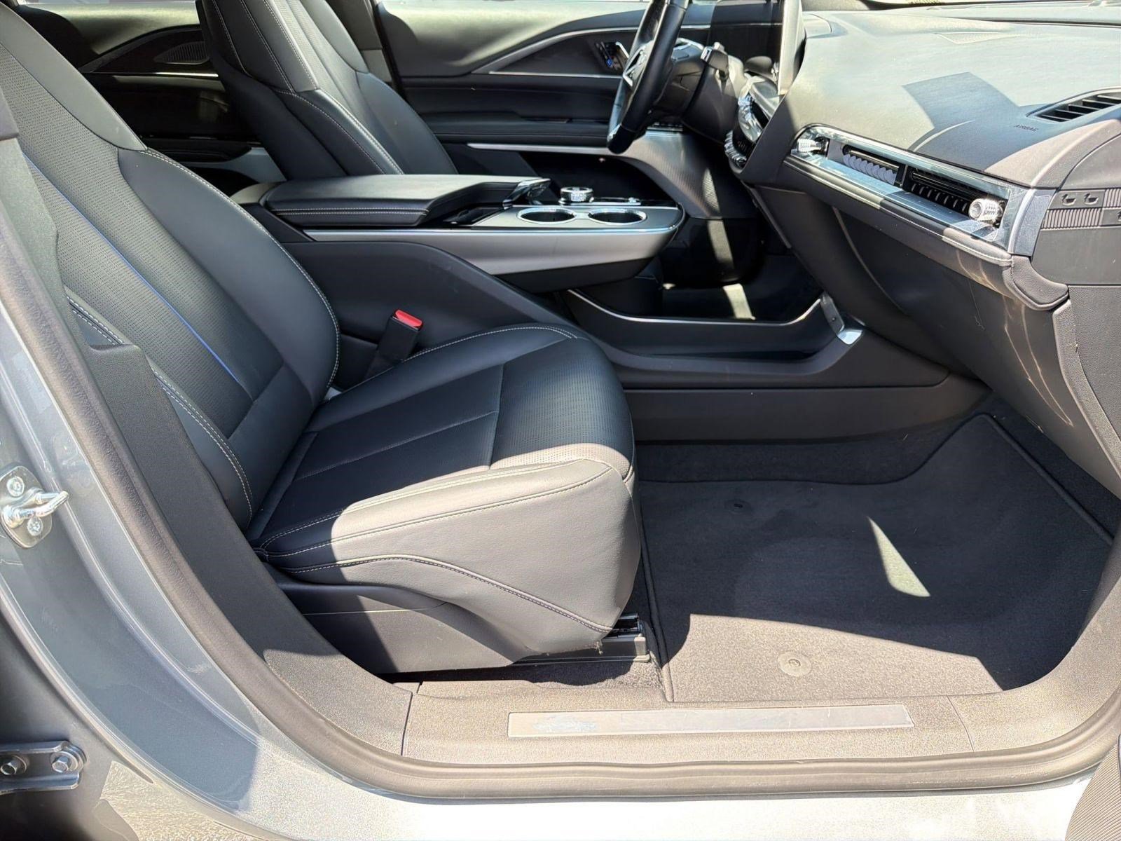 Certified 2024 Cadillac Lyriq Luxury AWD/4WD image 30