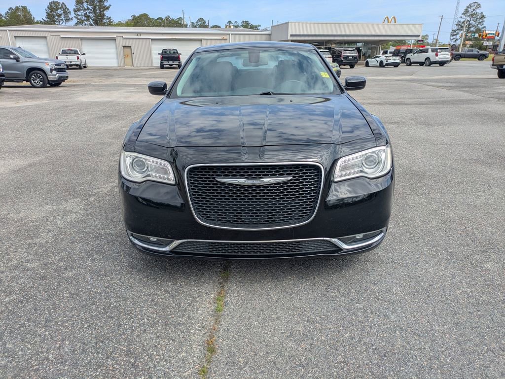 Used 2017 Chrysler 300 Limited w/ Value Package image 8