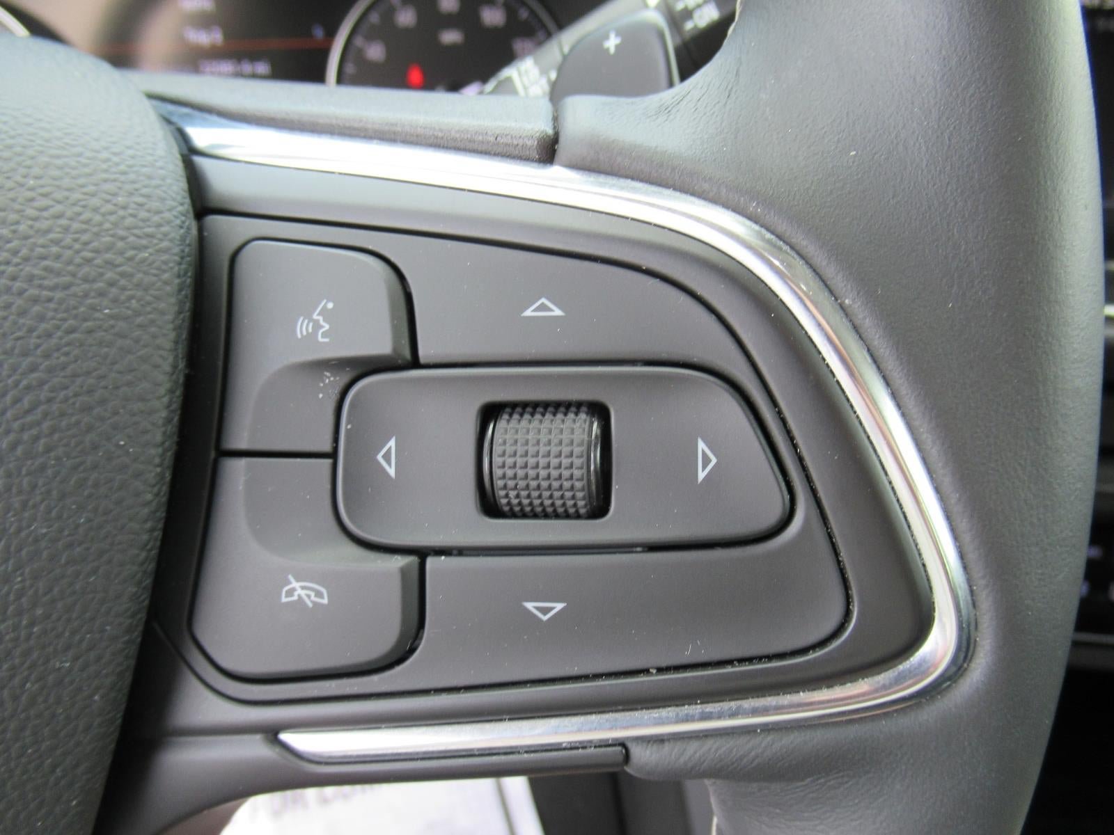 Used 2023 Buick Envision Essence w/ Sport Touring Package FWD image 24