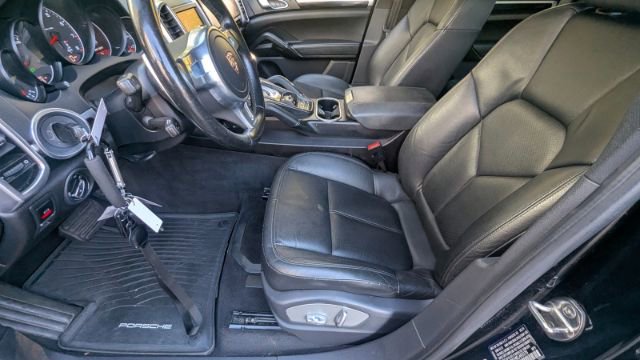 Used 2014 Porsche Cayenne Platinum Edition image 17