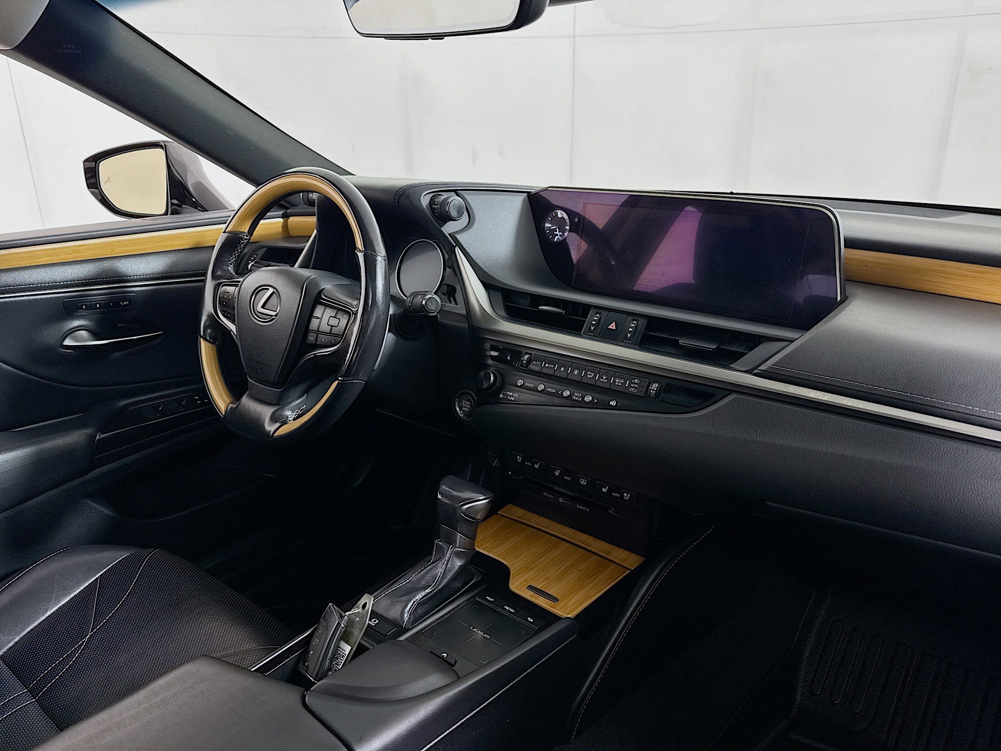Used 2019 Lexus ES 350 w/ Accessory Package 2 FWD image 27