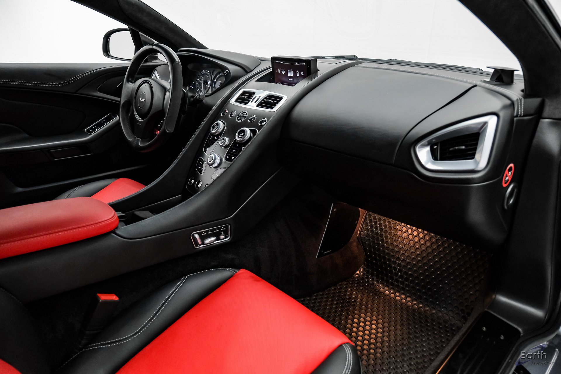 Used 2014 Aston Martin Vanquish Coupe image 37