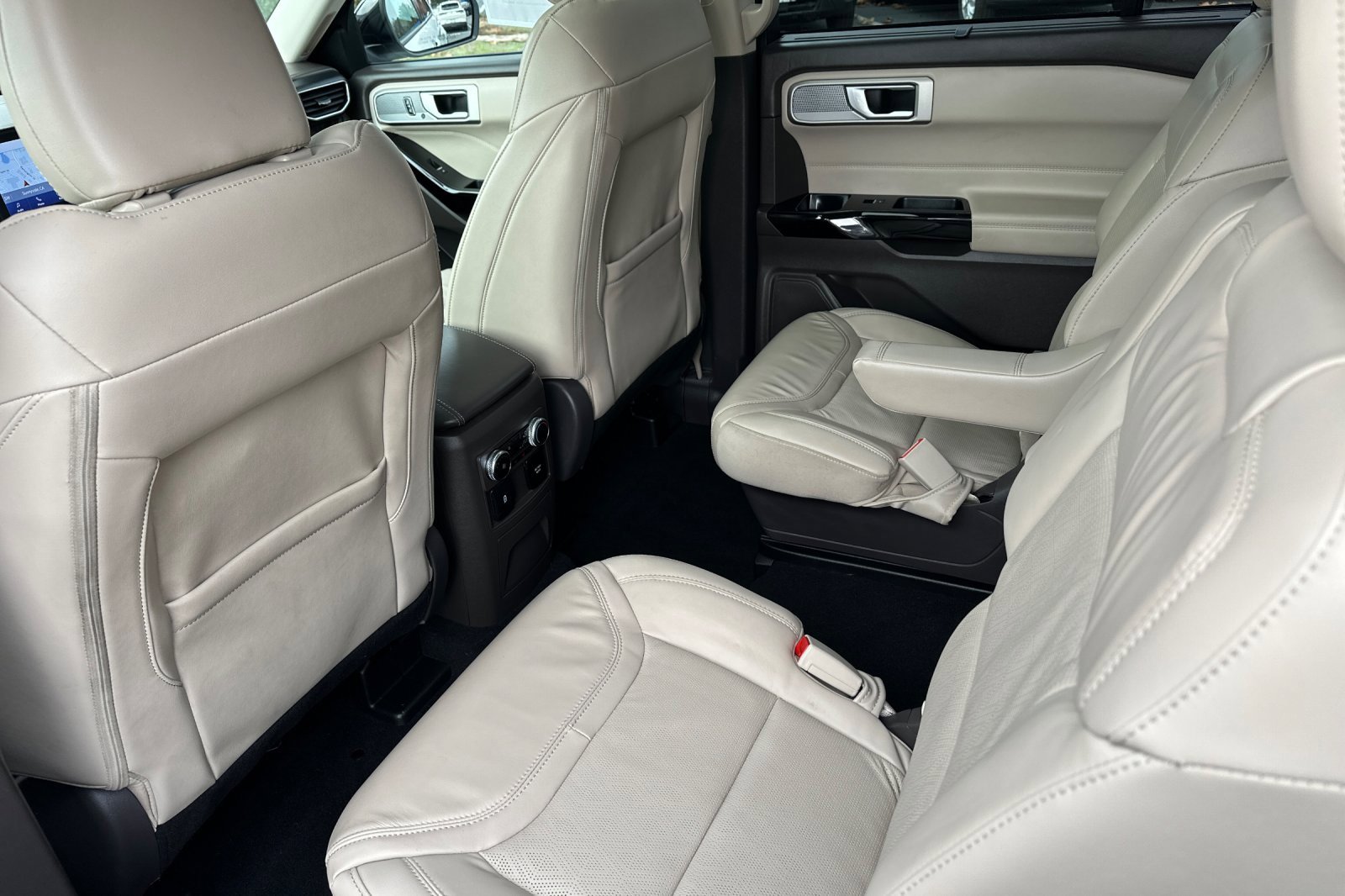 Used 2023 Ford Explorer Platinum w/ Equipment Group 601A image 12