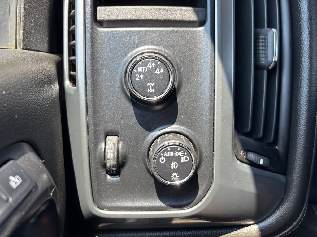 Used 2015 Chevrolet Silverado 1500 LTZ AWD/4WD image 43