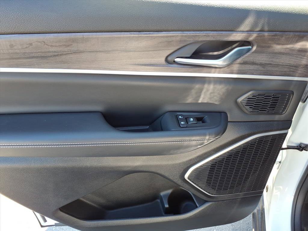 Used 2022 Jeep Grand Cherokee L Limited w/ Trailer Tow Group (B) image 32