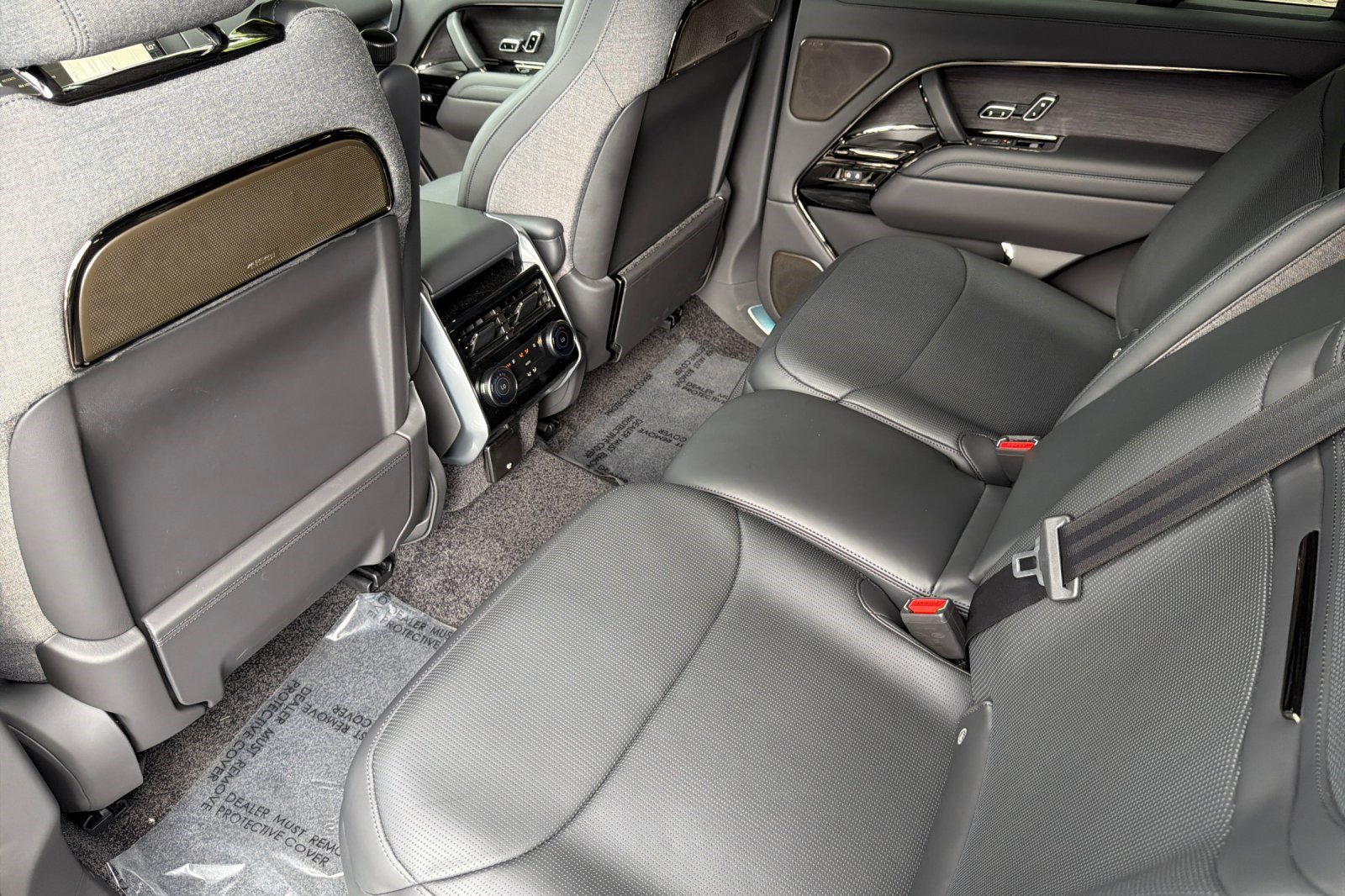 New 2026 Land Rover Range Rover SV AWD/4WD image 27