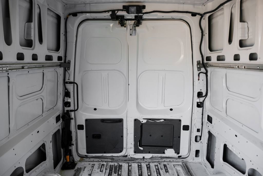 Used 2019 Nissan NV 2500 S image 31