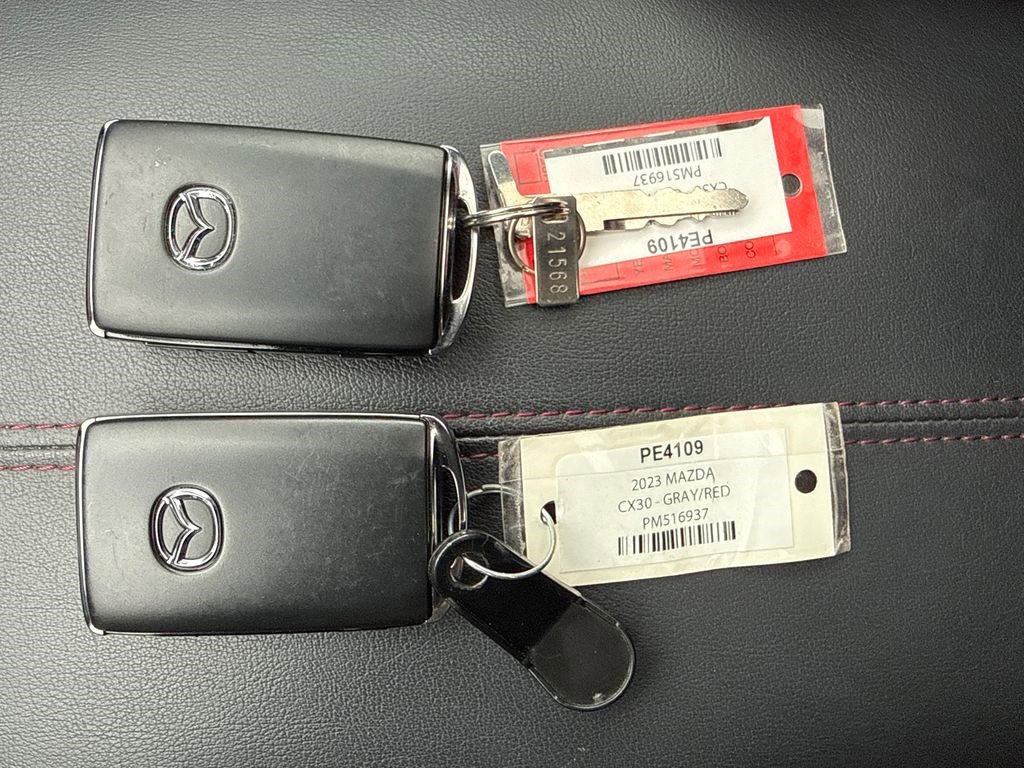 Used 2023 MAZDA CX-30 AWD 2.5 S w/ Preferred Package image 4