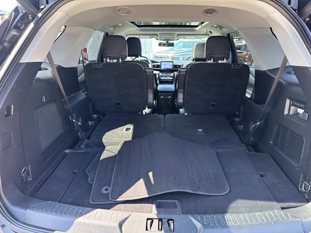 Used 2022 Ford Explorer Limited w/ Equipment Group 301A image 9