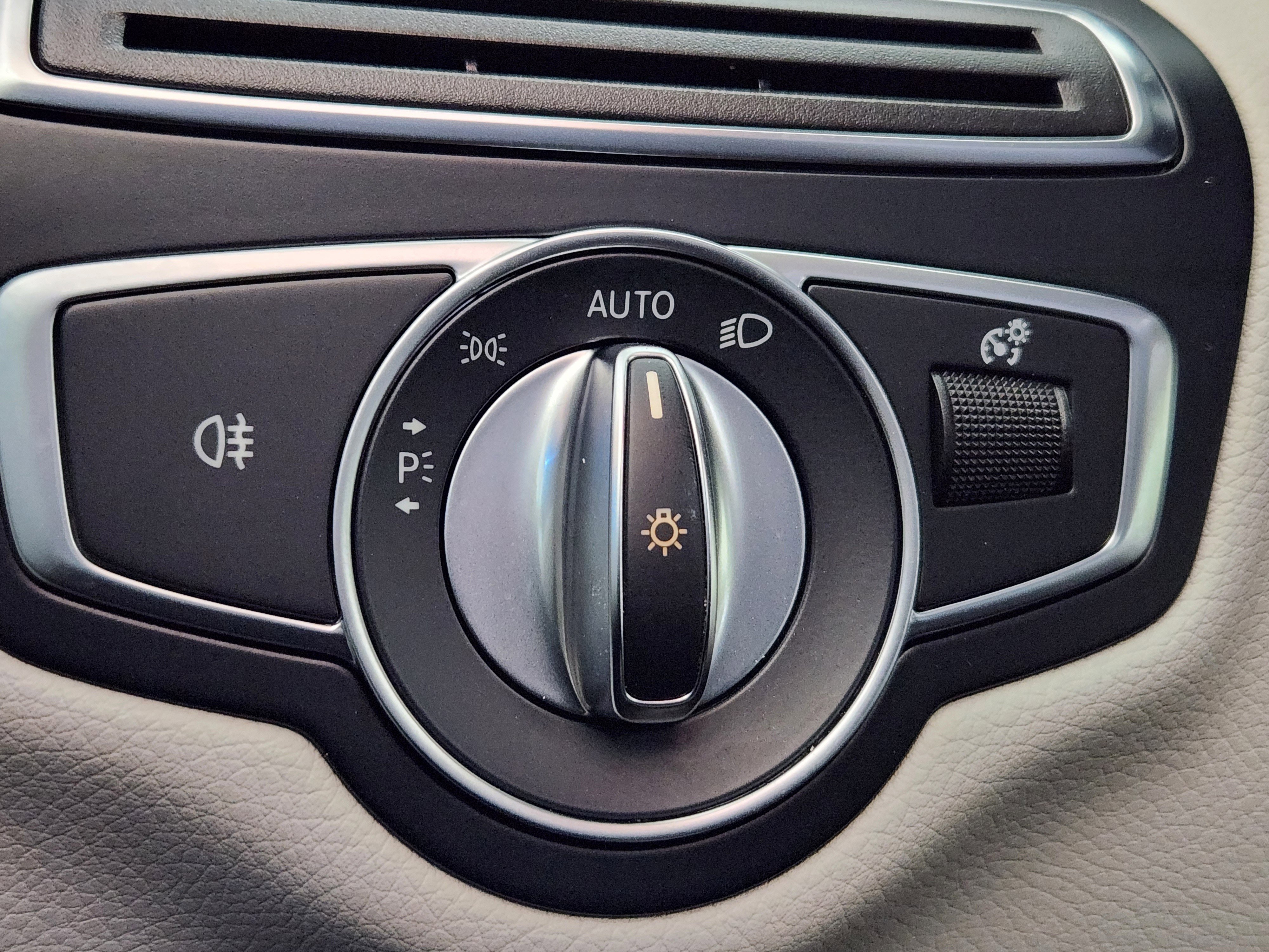 Used 2017 Mercedes-Benz C 300 4MATIC Cabriolet image 27