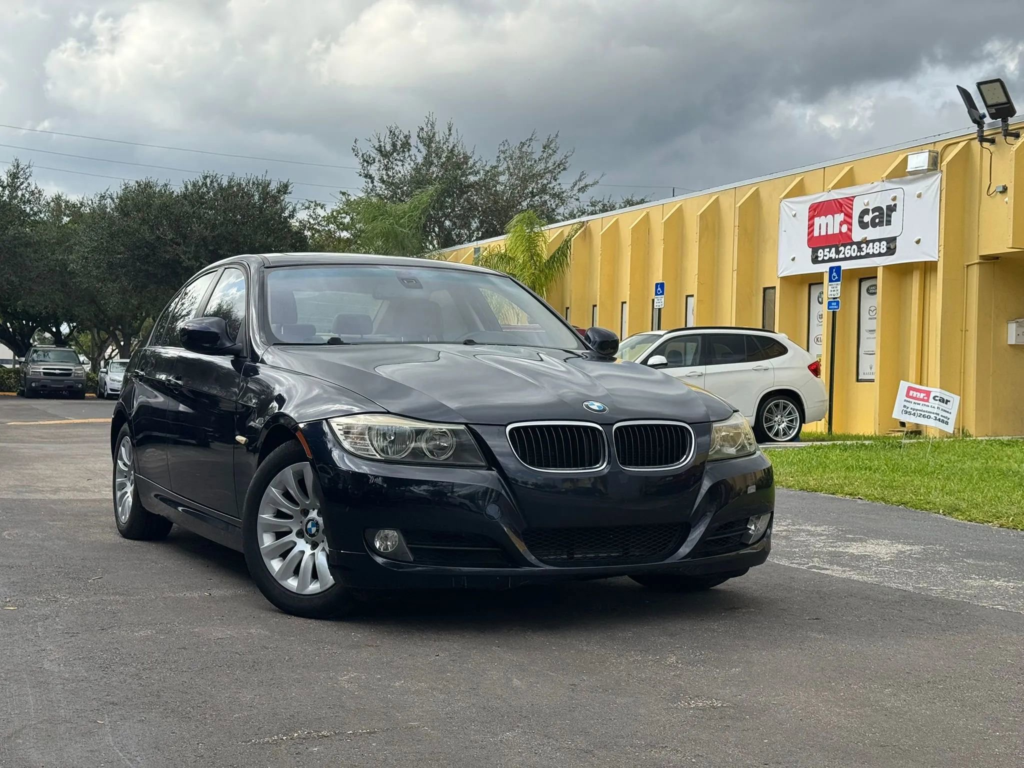 Used 2009 BMW 328i Sedan RWD image 2