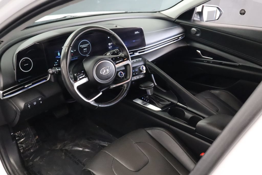 Used 2021 Hyundai Elantra Limited FWD image 16