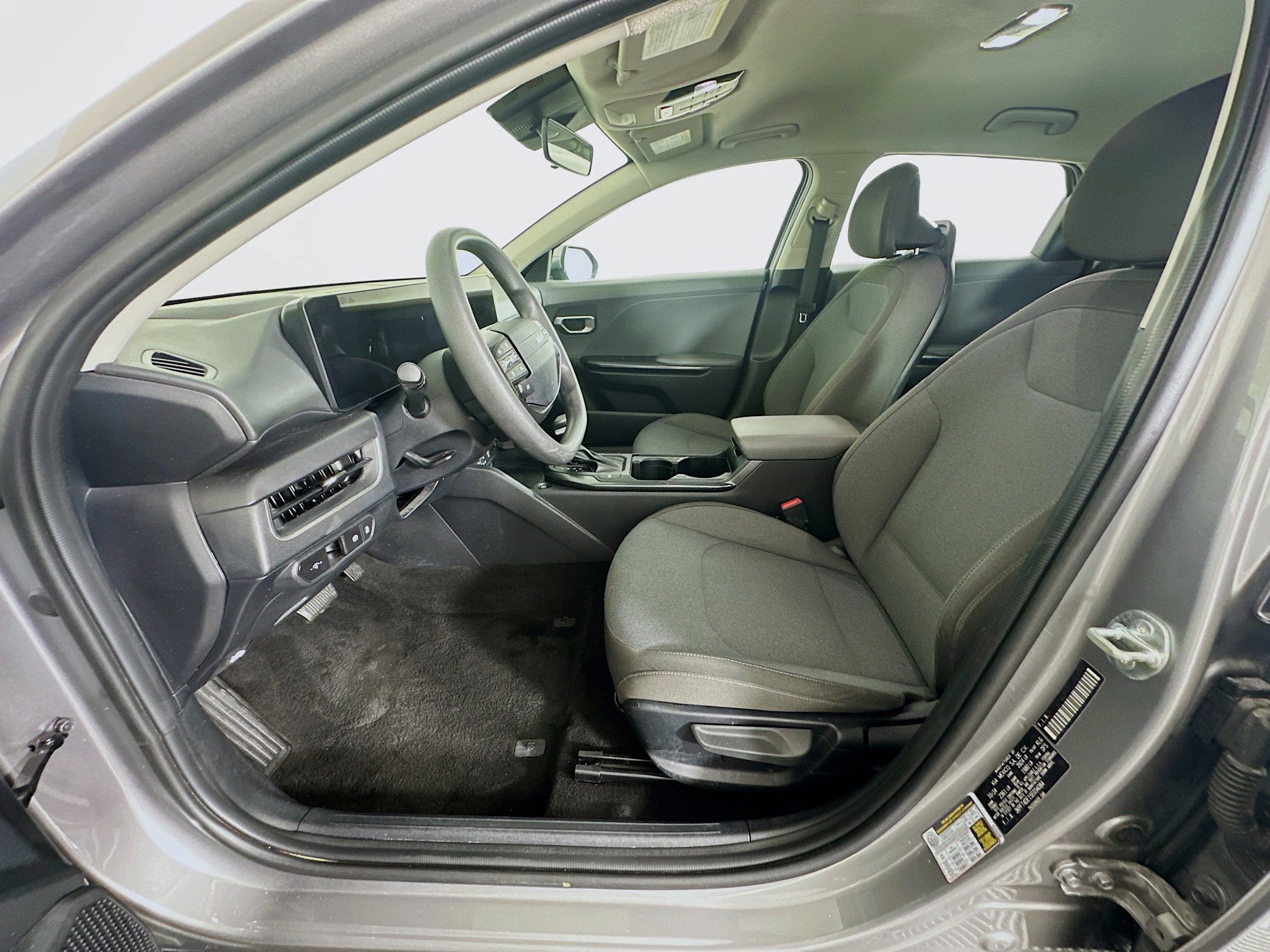 Used 2025 Kia K4 LXS image 13