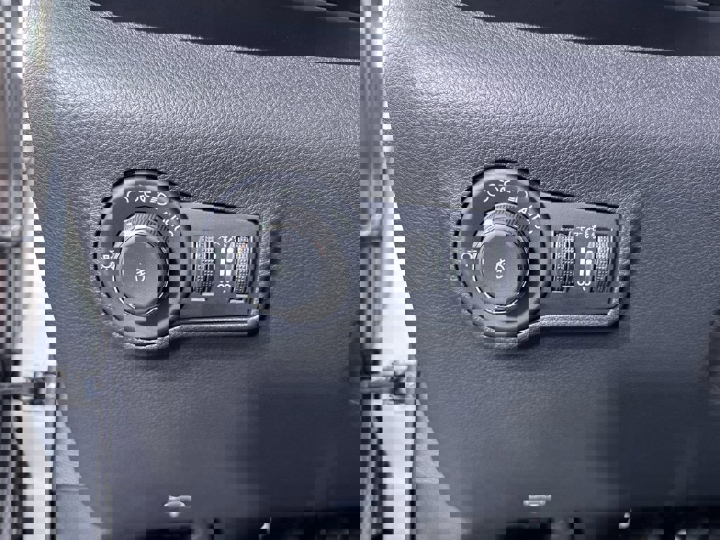 Used 2026 Jeep Compass Limited image 27