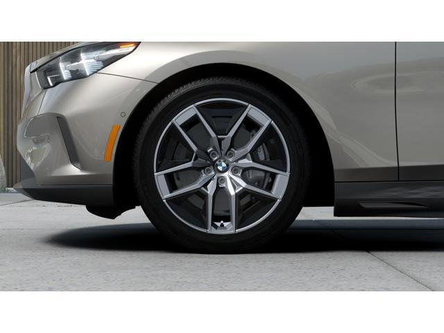 New 2026 BMW i5 eDrive40 w/ Convenience Package image 7
