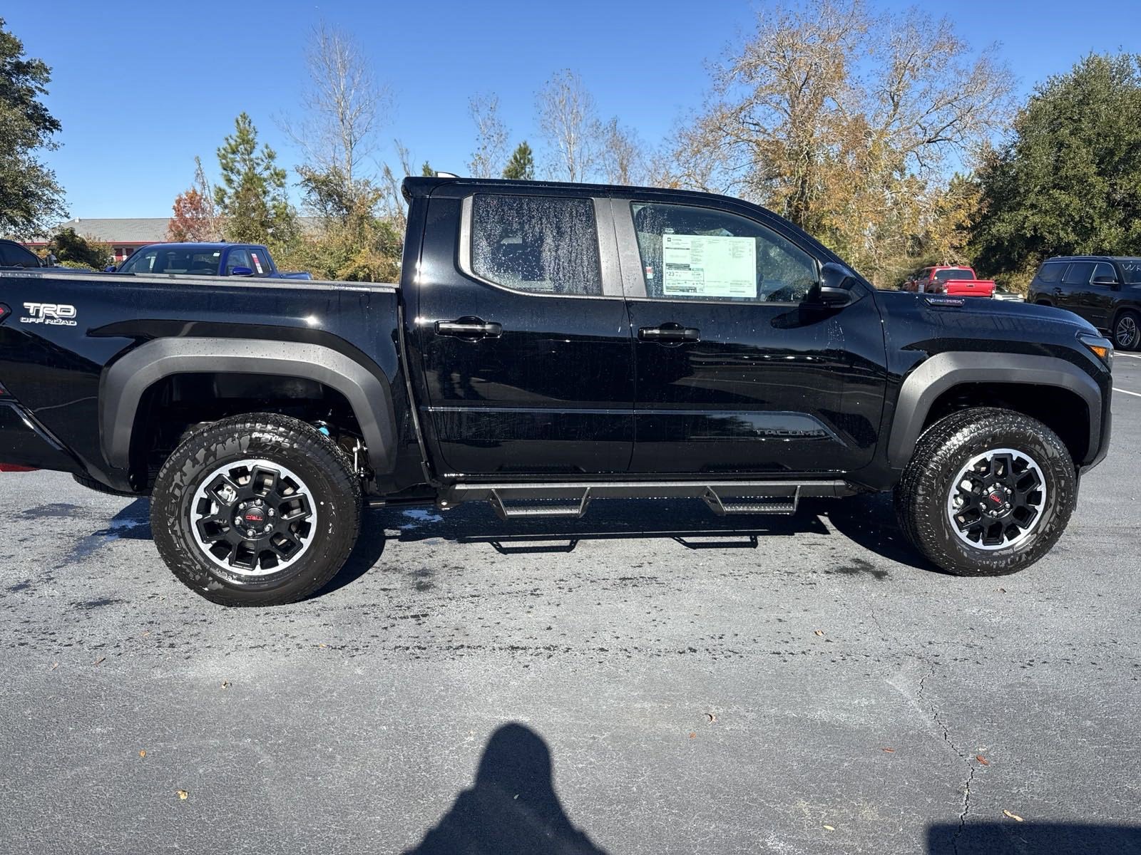 Used 2024 Toyota Tacoma TRD Off-Road image 4