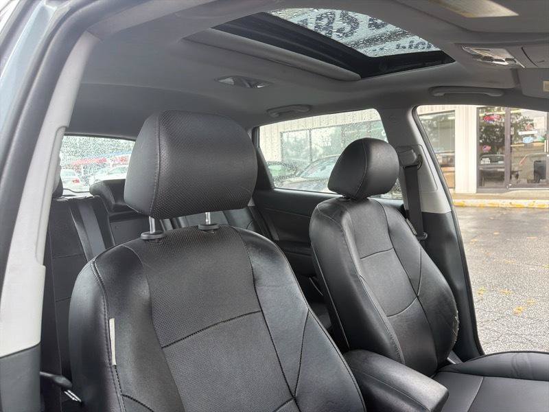 Used 2011 Hyundai Elantra FWD image 18