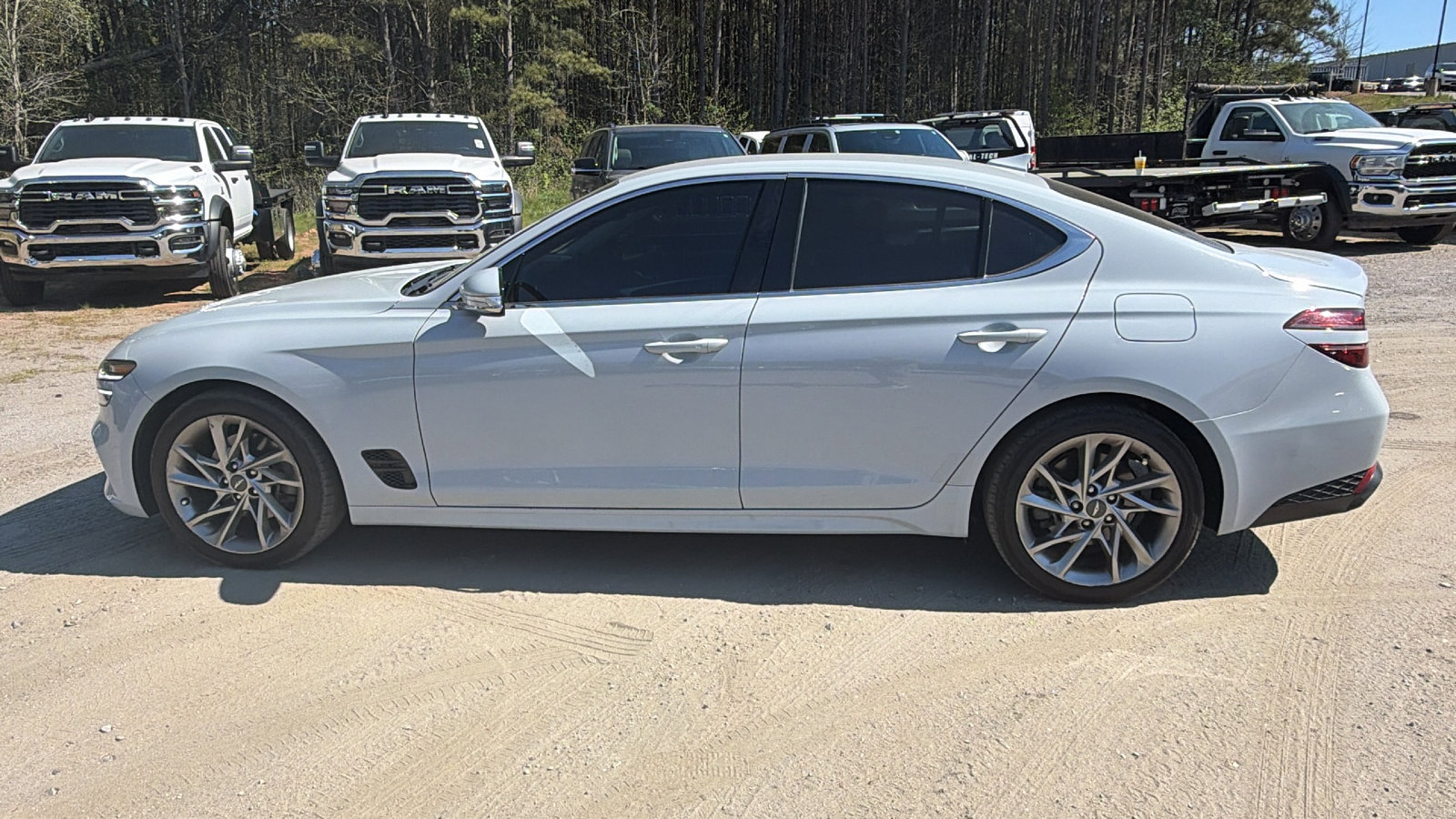 Used 2022 Genesis G70 2.0T image 11