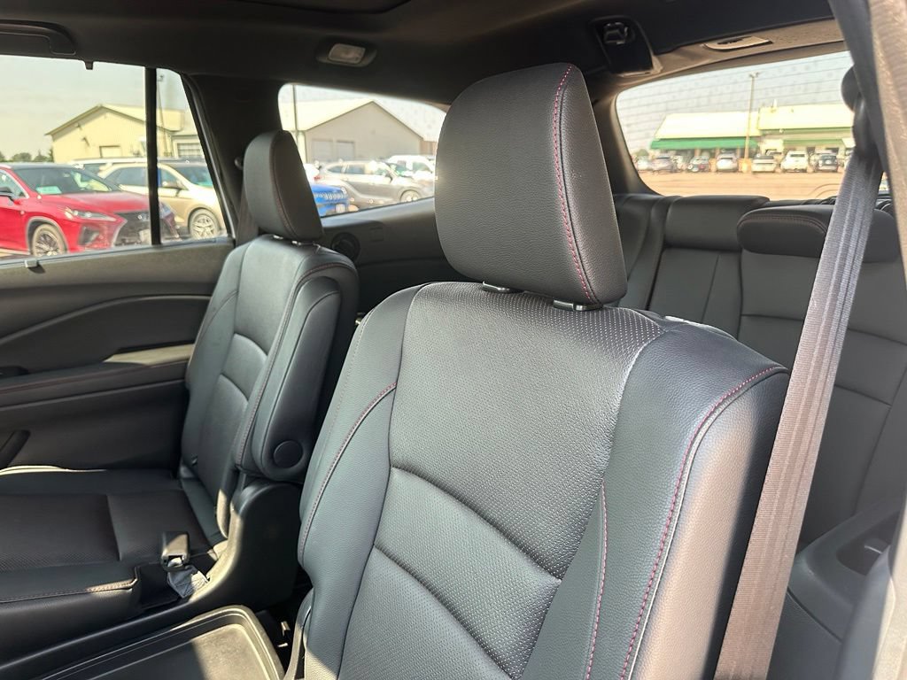 Used 2022 Honda Pilot Black Edition image 24