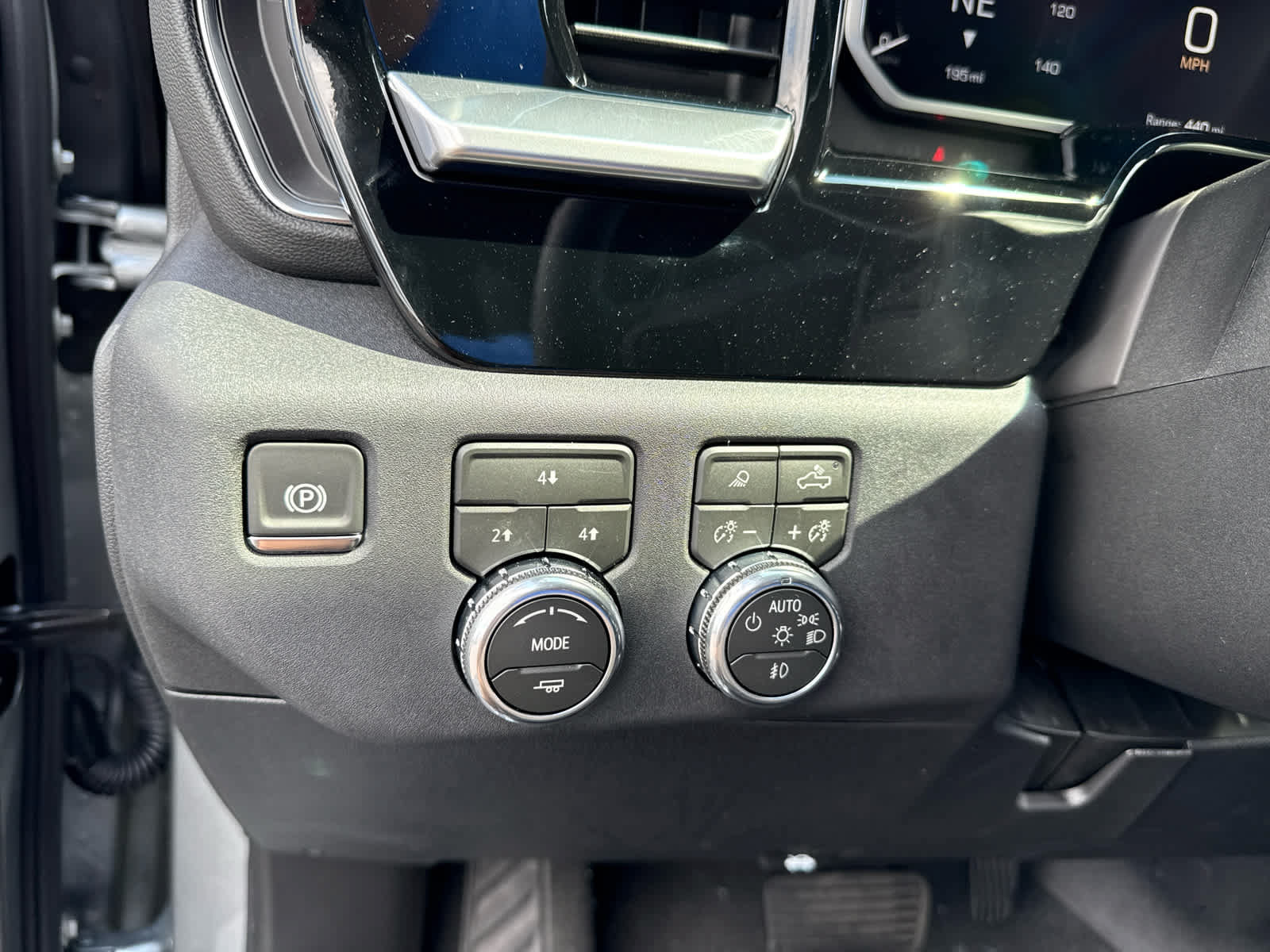 New 2026 GMC Sierra 3500 SLE w/ Preferred Package AWD/4WD image 15