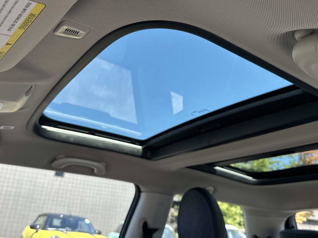 Certified 2025 MINI Cooper S image 23