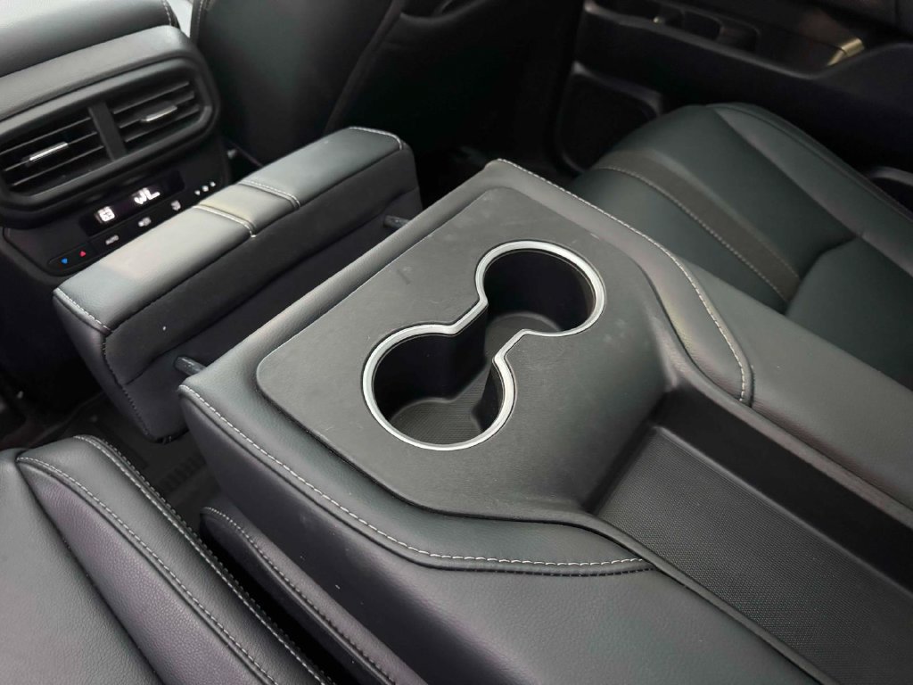Used 2023 Honda Pilot Touring image 15