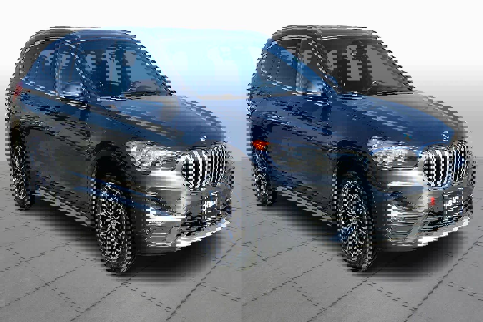 Used 2020 BMW X1 xDrive28i image 3