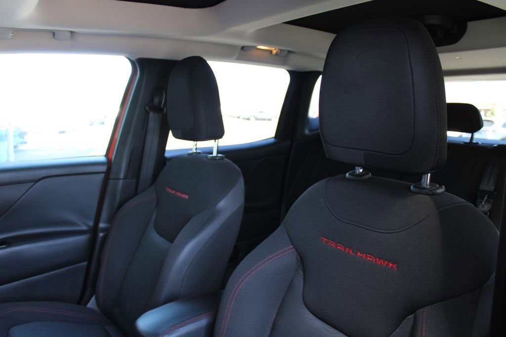 Used 2015 Jeep Renegade Trailhawk w/ Safety & Security Group I image 15