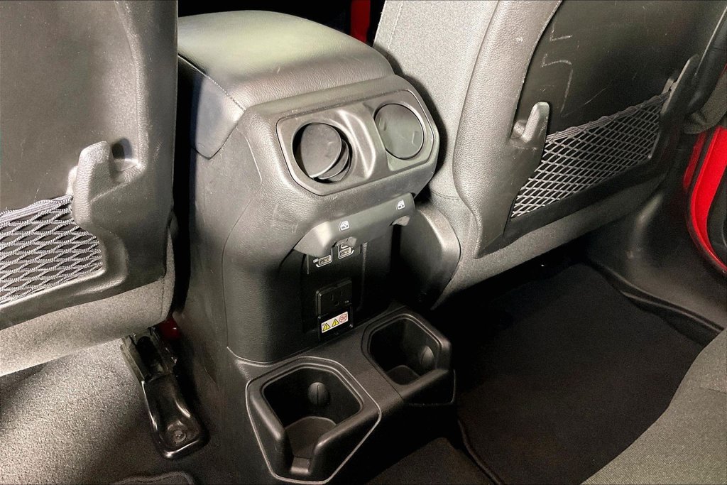 Used 2025 Jeep Wrangler Unlimited Rubicon AWD/4WD image 30