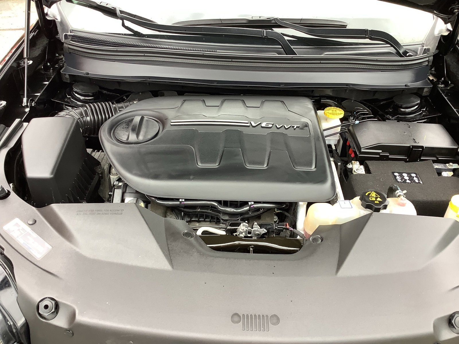 Used 2022 Jeep Cherokee Trailhawk w/ Sun & Sound Group image 18