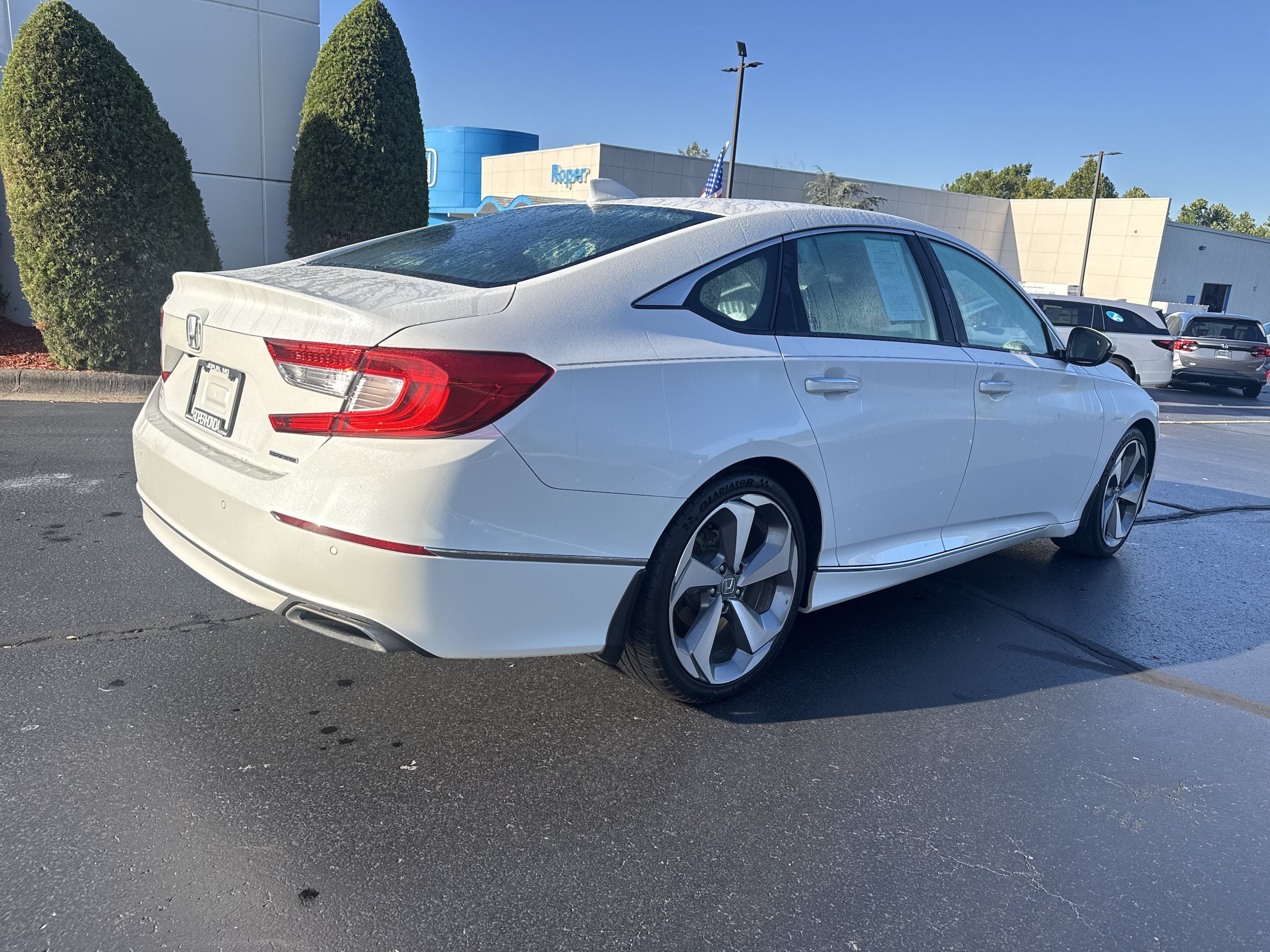 Used 2018 Honda Accord Touring image 4