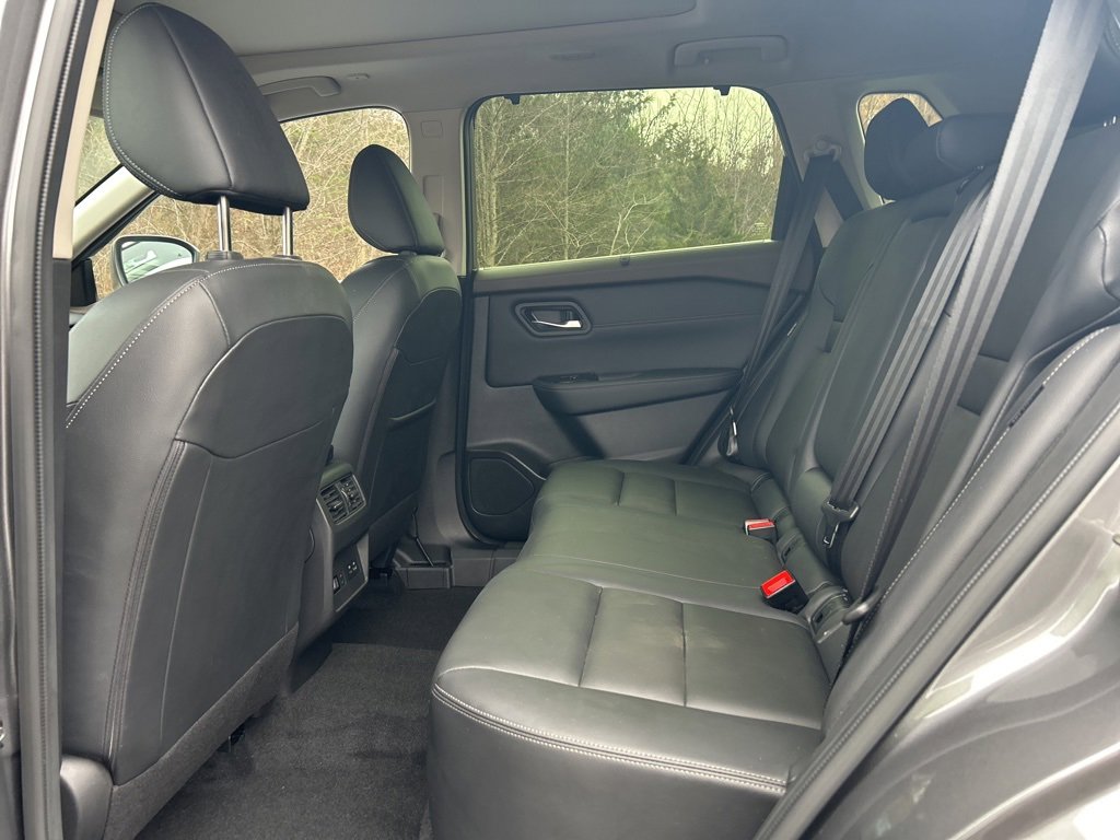 Used 2023 Nissan Rogue SL w/ SL Premium Package image 6